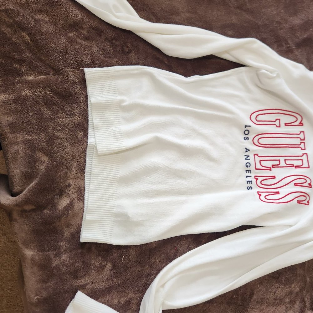 Nice and comfortable pullover.